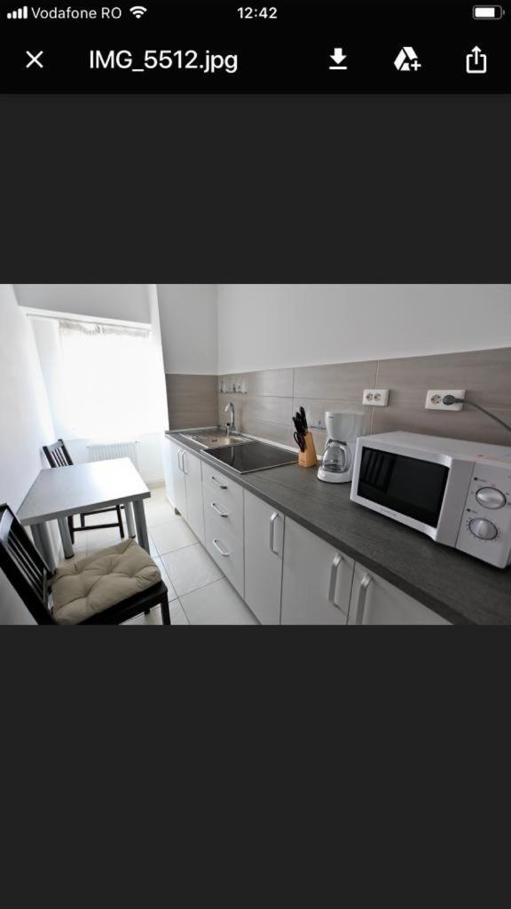 Alba Iulia Square - Apartments And Studios Bukarest Exteriör bild
