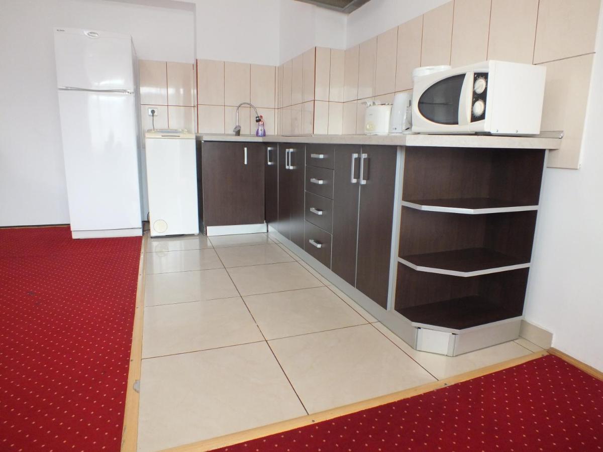 Alba Iulia Square - Apartments And Studios Bukarest Exteriör bild